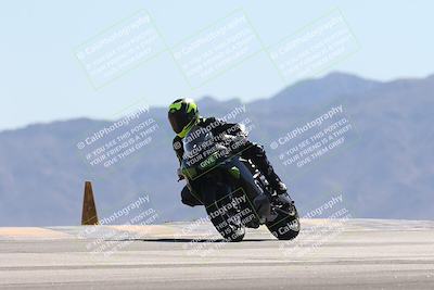 media/Oct-13-2025-Moto Forza (Mon) [[a66d839500]]/3-B Group/Session 4 (Turn 9)/